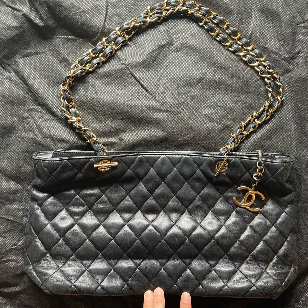 CHANEL Vintage Lambskin Quilted Leather Chain Tote Bag
